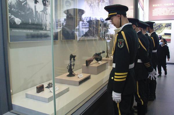 清明祭英烈 (10) 清明祭英烈 (10)